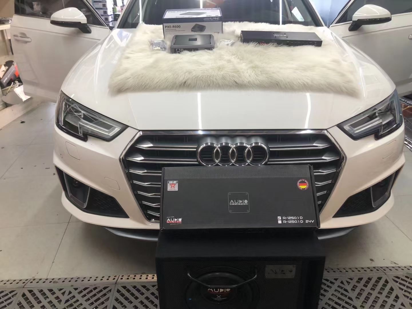 奥迪A4L音响升级德国audio system乐司登